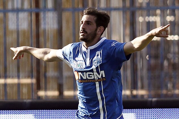 Empoli's Riccardo Saponara celebrates after scoring during a Serie A soccer match between Empoli and Fiorentina in Empoli, Italy, Sunday, May 10, 2015. (AP Photo/Paolo Lazzeroni)