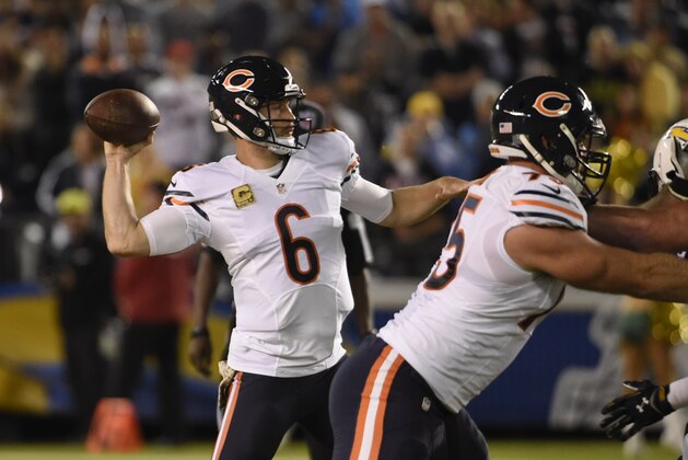 Chicago Bears quarterback Jay Cutler gestures during the first half of an NFL football game against the San Diego Chargers Monday, Nov. 9, 2015, in San Diego. (AP Photo/Denis Poroy)