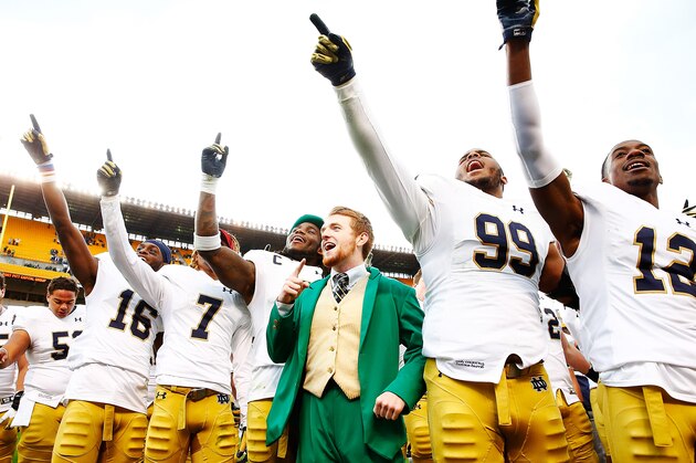 PITTSBURGH, PA - NOVEMBER 07:  Members of the Notre Dame Fighting Irish celebrate their 42-30 win against the Pittsburgh Panthers at Heinz Field on November 7, 2015 in Pittsburgh, Pennsylvania.  (Photo by Jared Wickerham/Getty Images)