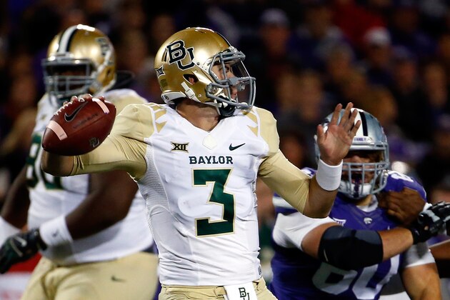 MANHATTAN, KS - NOVEMBER 05:  Quarterback Jarrett Stidham #3 of the Baylor Bears passes during the 1st quarter of the game against the Kansas State Wildcats at Bill Snyder Family Football Stadium on November 5, 2015 in Manhattan, Kansas.  (Photo by Jamie Squire/Getty Images)