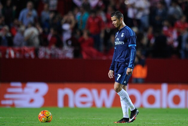 SEVILLE, SPAIN - NOVEMBER 08:  Cristiano Ronaldo of Real Madrid leaves the field after losing 3-2 to Sevilla  during the La Liga match between Sevilla FC and Real Madrid CF at Estadio Ramon Sanchez Pizjuan on November 8, 2015 in Seville, Spain.  (Photo by Denis Doyle/Getty Images)