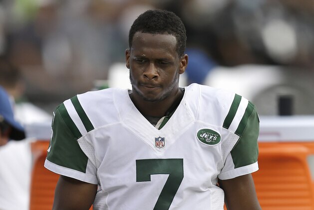 New York Jets quarterback Geno Smith (7) walks on the sideline during the second half of an NFL football game against the Oakland Raiders in Oakland, Calif., Sunday, Nov. 1, 2015. (AP Photo/Ben Margot)