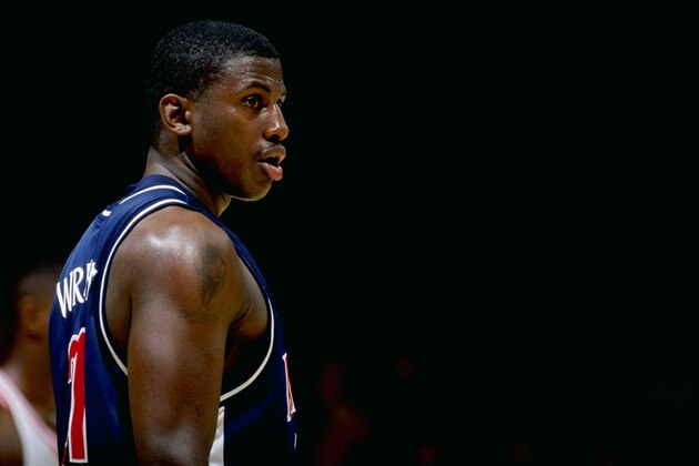 16 Jan 1999: Michael Wright #21 of the Arizona Wildcats in action during the game against the New Mexico Lobos at The Pit in Albuquerque, New Mexico. New Mexico defeated Arizona 79-78. Mandatory Credit: Marc Piscotty  /Allsport