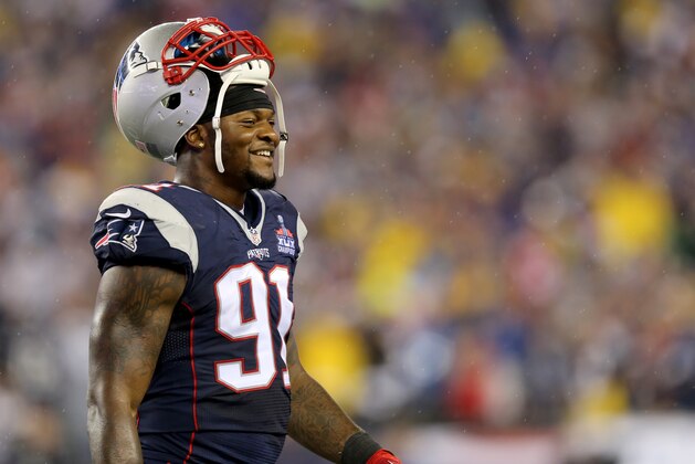 New England Patriots Jamie Collins #91 walks to the sidelines against the Pittsburgh Steelers during an NFL football game, Thursday, Sept. 10, 2015, in Foxborough, Mass. (AP Photo/Gregory Payan)