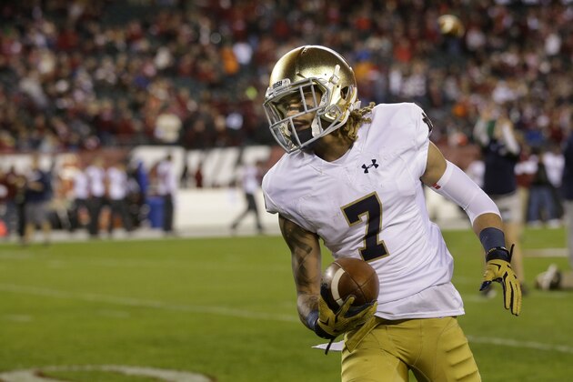 Philadelphia native, Notre Dame wide receiver Will Fuller (7) runs with the ball as he warms up before an NCAA college football game against Temple Saturday, Oct. 31, 2015, in Philadelphia, Pa. (AP Photo/Mel Evans)