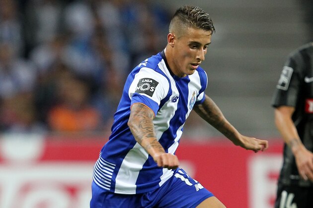 PORTO, PORTUGAL - AUGUST 15: Porto's forward Cristian Tello during the match between FC Porto and Vitoria Guimaraes for the Portuguese Primeira Liga at Estadio do Dragao on August 15, 2015 in Porto, Portugal. (Photo by Carlos Rodrigues/Getty Images)