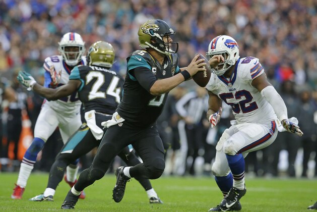 Jacksonville Jaguars quarterback Blake Bortles (5) scrambles during the NFL game between Buffalo Bills and Jacksonville Jaguars at Wembley Stadium in London,  Sunday, Oct. 25, 2015. (AP Photo/Matt Dunham)