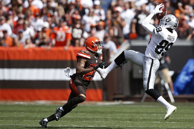 CLEVELAND, OH - SEPTEMBER 27: Amari Cooper #89 of the Oakland Raiders makes a reception against Joe Haden #23 of the Cleveland Browns during a game at FirstEnergy Stadium on September 27, 2015 in Cleveland, Ohio. The Raiders defeated the Browns 27-20. (Photo by Joe Robbins/Getty Images)