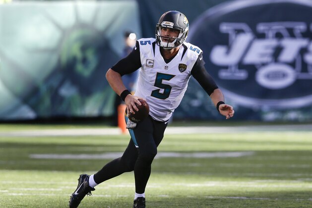 Jacksonville Jaguars quarterback Blake Bortles (5) runs the ball against the New York Jets during the second quarter of an NFL football game, Sunday, Nov. 8, 2015, in East Rutherford, N.J. (AP Photo/Seth Wenig)