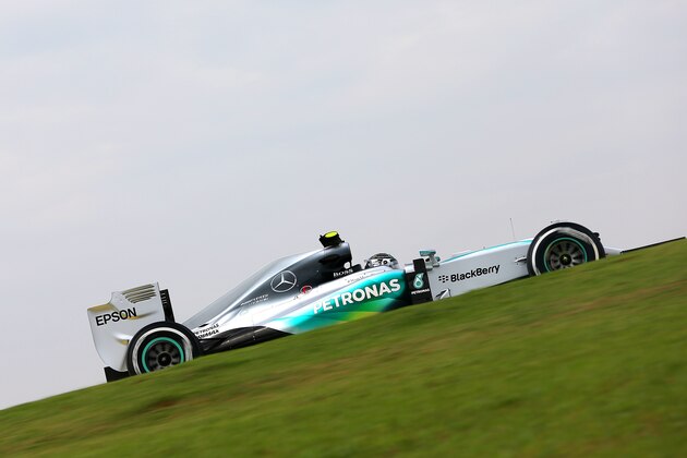 SAO PAULO, BRAZIL - NOVEMBER 13:  Nico Rosberg of Germany and Mercedes GP drives during practice for the Formula One Grand Prix of Brazil at Autodromo Jose Carlos Pace on November 13, 2015 in Sao Paulo, Brazil.  (Photo by Mark Thompson/Getty Images)