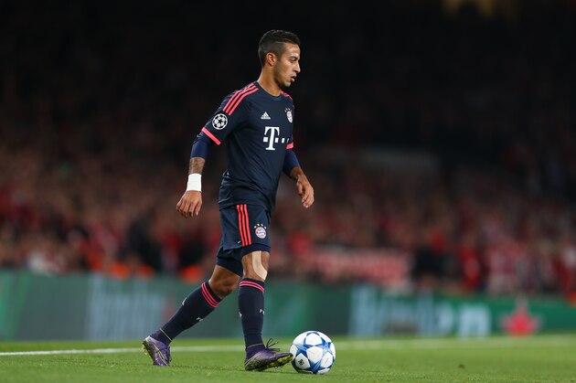 LONDON, ENGLAND - OCTOBER 20:  Thiago Alcantara of Bayern Munich during the UEFA Champions League match between Arsenal and Bayern Munich at the Emirates Stadium on October 20, 2015 in London, United Kingdom.  (Photo by Catherine Ivill - AMA/Getty Images)
