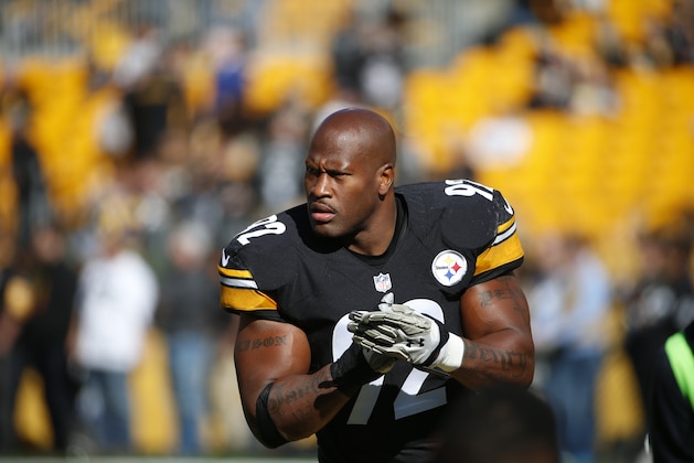 Pittsburgh Steelers outside linebacker James Harrison (92) warms up before an NFL football game against the Oakland Raiders, Sunday, Nov. 8, 2015, in Pittsburgh. (AP Photo/Gene J. Puskar)