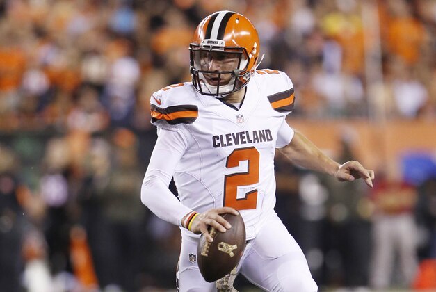 Nov 5, 2015; Cincinnati, OH, USA; Cleveland Browns quarterback Johnny Manziel (2) runs the ball against the Cincinnati Bengals in the first quarter at Paul Brown Stadium. Mandatory Credit: Mark Zerof-USA TODAY Sports
