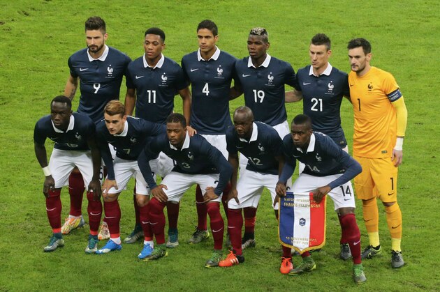 PARIS, FRANCE - NOVEMBER 13:  Team France beore the  International Friendly games between France and Germany at Stade de France on november 13, 2015 in Paris, France.  (Photo by Xavier Laine/Getty Images)