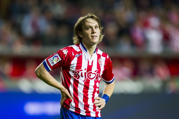 GIJON, SPAIN - NOVEMBER 01:  Halilovic of Real Sporting de Gijon reacts during the La Liga match between Real Sporting de Gijon and Malaga CF at Estadio El Molinon on November 1, 2015 in Gijon, Spain.  (Photo by Juan Manuel Serrano Arce/Getty Images)