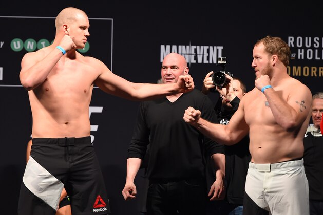 MELBOURNE, AUSTRALIA - NOVEMBER 14: (L-R) Opponents Stefan Struve of the Netherlands and Jared Rosholt of the United States face off during the UFC 193 weigh-in at Etihad Stadium on November 14, 2015 in Melbourne, Australia. (Photo by Josh Hedges/Zuffa LLC/Zuffa LLC via Getty Images)