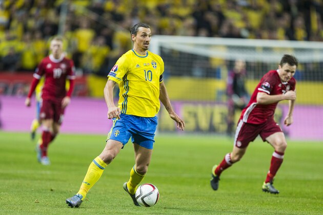 SOLNA, SWEDEN - NOVEMBER 14: Sweden 10 Zlatan Ibrahimovic durring a European Qualifier Play-Off between Sweden and Denmark on November 14, 2015 in Solna, Sweden.  (Photo by Michael Campanella/Getty Images)