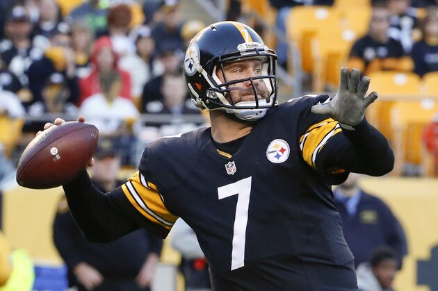 Pittsburgh Steelers quarterback Ben Roethlisberger (7) passes in the fourth quarter of an NFL football game against the Pittsburgh Steelers, Sunday, Nov. 15, 2015, in Pittsburgh. (AP Photo/Gene J. Puskar)