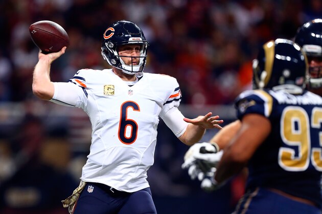 ST. LOUIS, MO - NOVEMBER 15: Jay Cutler #6 of the Chicago Bears throws a pass in the third quarter against the St. Louis Rams at the Edward Jones Dome on November 15, 2015 in St. Louis, Missouri. (Photo by Dilip Vishwanat/Getty Images)