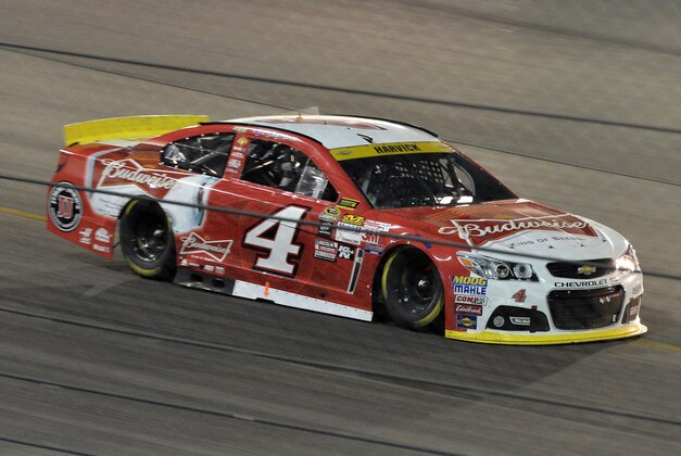 Nov 15, 2015; Avondale, AZ, USA; NASCAR Sprint Cup Series driver Kevin Harvick (4) during the Quicken Loans Race For Heroes 500 at Phoenix International Raceway. Mandatory Credit: Jasen Vinlove-USA TODAY Sports