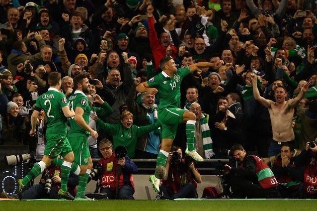 DUBLIN, IRELAND - NOVEMBER 16:  Jon Walters #14  of the Republic of Ireland celebrates after scoring the opening goal from the penalty spot during the UEFA EURO 2016 Qualifier play off, second leg match between Republic of Ireland and Bosnia and Herzegovina at the Aviva Stadium on November 16, 2015 in Dublin, Ireland.  (Photo by Ian Walton/Getty Images)