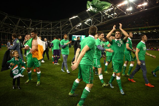 DUBLIN, IRELAND - NOVEMBER 16:  Republic of Ireland players celebrate their 2-0 victory and qualification during the UEFA EURO 2016 Qualifier play off, second leg match between Republic of Ireland and Bosnia and Herzegovina at the Aviva Stadium on November 16, 2015 in Dublin, Ireland.  (Photo by Ian Walton/Getty Images)