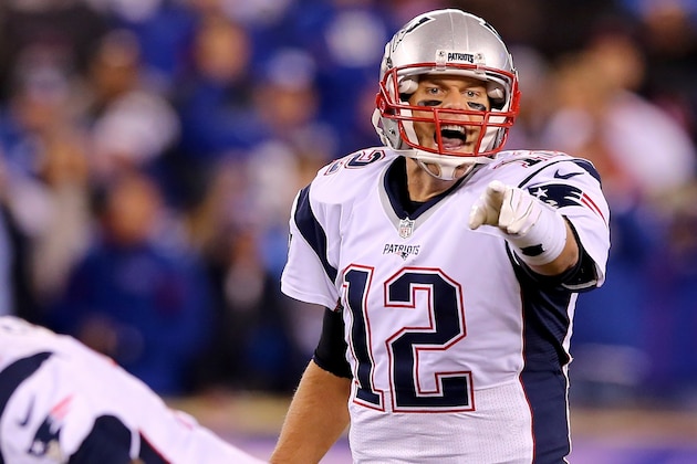 EAST RUTHERFORD, NJ - NOVEMBER 15:  Tom Brady #12 of the New England Patriots calls out the play in the final minute of the game against the New York Giants at MetLife Stadium on November 15, 2015 in East Rutherford, New Jersey.The New England Patriots defeated the New York Giants 27-26.  (Photo by Elsa/Getty Images)