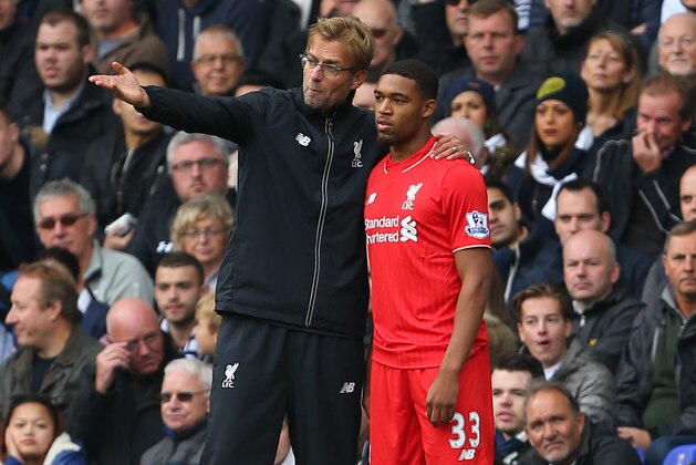 LONDON, ENGLAND - OCTOBER 17:  Jurgen Klopp manager of Liverpool talks to Jordon Ibe of Liverpool during the Barclays Premier League match between Tottenham Hotspur and Liverpool at White Hart Lane on October 17, 2015 in London, England.  (Photo by Catherine Ivill - AMA/Getty Images)