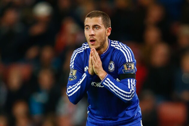 STOKE ON TRENT, ENGLAND - NOVEMBER 07:  Eden Hazard of Chelsea reacts during the Barclays Premier League match between Stoke City and Chelsea at Britannia Stadium on November 7, 2015 in Stoke on Trent, England.  (Photo by Laurence Griffiths/Getty Images)