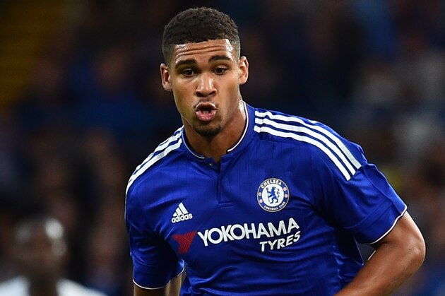Chelsea's English midfielder Ruben Loftus-Cheek runs with the ball during the pre-season friendly International Champions Cup football match between Chelsea and Fiorentina at Stamford Bridge in London on August 5, 2015.  AFP PHOTO / BEN STANSALL

RESTRICTED TO EDITORIAL USE. NO USE WITH UNAUTHORIZED AUDIO, VIDEO, DATA, FIXTURE LISTS, CLUB/LEAGUE LOGOS OR LIVE SERVICES. ONLINE IN-MATCH USE LIMITED TO 45 IMAGES, NO VIDEO EMULATION. NO USE IN BETTING, GAMES OR SINGLE CLUB/LEAGUE/PLAYER PUBLICATIONS.        (Photo credit should read BEN STANSALL/AFP/Getty Images)