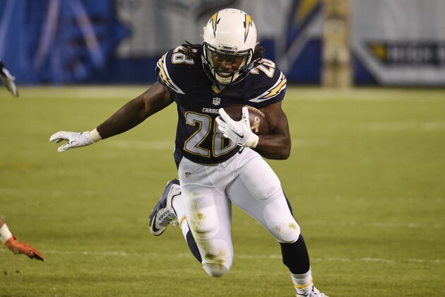 San Diego Chargers running back Melvin Gordon runs upfield against the Chicago Bears during the first half of an NFL football game Monday, Nov. 9, 2015, in San Diego. (AP Photo/Denis Poroy)