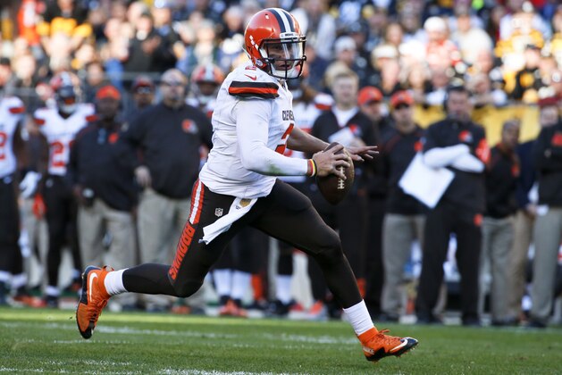 Cleveland Browns quarterback Johnny Manziel (2) plays during an NFL football game against the Pittsburgh Steelers, Sunday, Nov. 15, 2015, in Pittsburgh. (AP Photo/Gene J. Puskar)