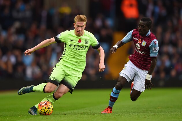 BIRMINGHAM, ENGLAND - NOVEMBER 08:  Kevin De Bruyne of Manchester City is pursued by Idrissa Gueye of Aston Villa during the Barclays Premier League match between Aston Villa and Manchester City at Villa Park on November 8, 2015 in Birmingham, England.  (Photo by Shaun Botterill/Getty Images)