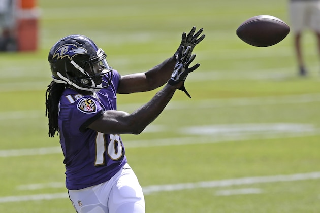 Baltimore Ravens wide receiver Breshad Perriman prepares to catch a pass during NFL football minicamp, Tuesday, June 16, 2015, in Owings Mills, Md. (AP Photo/Patrick Semansky)