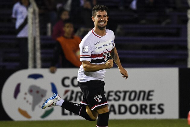 Alexandre Pato of Brazil's Sao Paulo FC celebrates after scoring against Uruguay's Danubio during a Copa Libertadores soccer game in Montevideo, Uruguay, Wednesday, April 15, 2015. (AP Photo/Matilde Campodonico)