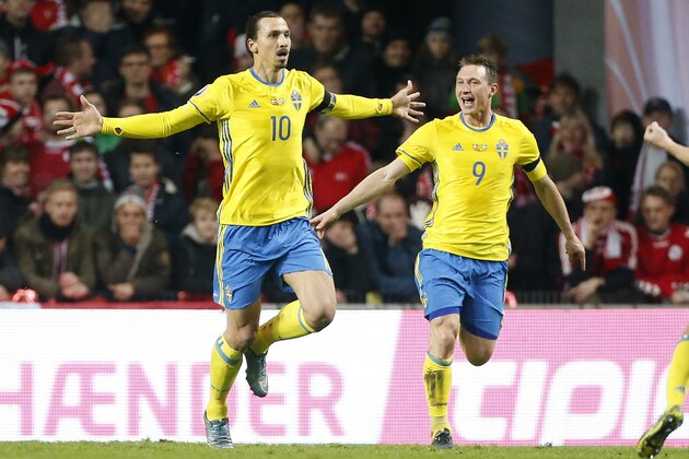 COPENHAGEN, DENMARK - NOVEMBER 17:  Zlatan Ibrahimovic of Sweden celebrates scoring the opening goal for his team during the UEFA EURO 2016 qualifier play-off second leg match between Denmark and Sweden at Telia Parken stadium on November 17, 2015 in Copenhagen, Denmark. (Photo by Jean Catuffe/Getty Images)