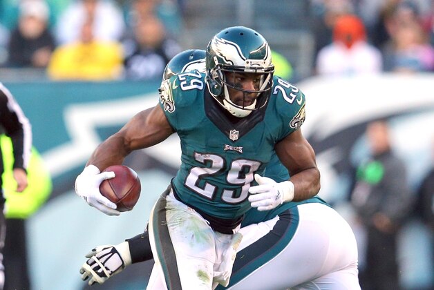 Philadelphia Eagles running back DeMarco Murray #29 runs the ball against the Miami Dolphins during an NFL game at Lincoln Financial Field in Philadelphia on Sunday, Nov. 15, 2015. (AP Photo/Brad Penner)