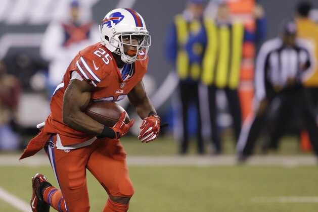 Buffalo Bills running back LeSean McCoy runs with the ball against the New York Jets during the first half of an NFL football game, Thursday, Nov. 12, 2015, in East Rutherford, N.J. (AP Photo/Seth Wenig)