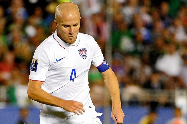 PASADENA, CA - OCTOBER 10:  Michael Bradley #4 of the United States moves the ball during the 2017 FIFA Confederations Cup Qualifier against Mexico at Rose Bowl on October 10, 2015 in Pasadena, California.  (Photo by Jonathan Moore/Getty Images)