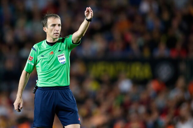 Referee Fernandez Borbalan during the Primera Division match between FC Barcelona and Levante UD on September 20, 2015 at Camp Nou stadium in Barcelona, Spain.(Photo by VI Images via Getty Images)
