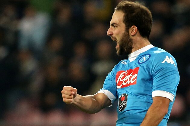 NAPLES, ITALY - NOVEMBER 08:  Gonzalo Higuain of Napoli celebrates the opening goal during the Serie A match between SSC Napoli and Udinese Calcio at Stadio San Paolo on November 8, 2015 in Naples, Italy.  (Photo by Maurizio Lagana/Getty Images)