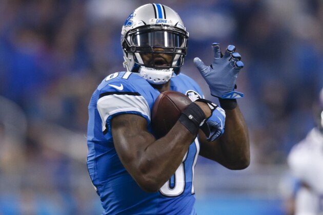 Detroit Lions wide receiver Calvin Johnson (81) catches a 46-yard pass during the first half of an NFL football game against the Minnesota Vikings, Sunday, Oct. 25, 2015, in Detroit. (AP Photo/Rick Osentoski)