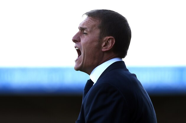 NORTHAMPTON, ENGLAND - SEPTEMBER 26:  Leyton Orient manager Ian Hendon gives instructions during the Sky Bet League Two match between Northampton Town and Leyton Orient at Sixfields Stadium on September 26, 2015 in Northampton, England.  (Photo by Pete Norton/Getty Images)
