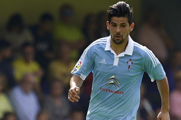 VILLARREAL, SPAIN - OCTOBER 18:  Nolito of Celta runs with the ball during the La Liga match between Villarreal CF and RC Celta de Vigo at El Madrigal Stadium on October 18, 2015 in Villarreal, Spain.  (Photo by Manuel Queimadelos Alonso/Getty Images)