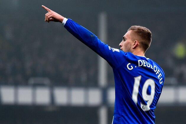LIVERPOOL, ENGLAND - NOVEMBER 01:  Gerard Deulofeu of Everton celebrates after scoring the opening goal during the Barclays Premier League match between Everton and Sunderland at Goodison Park on November 1, 2015 in Liverpool, England.  (Photo by David Ramos/Getty Images)