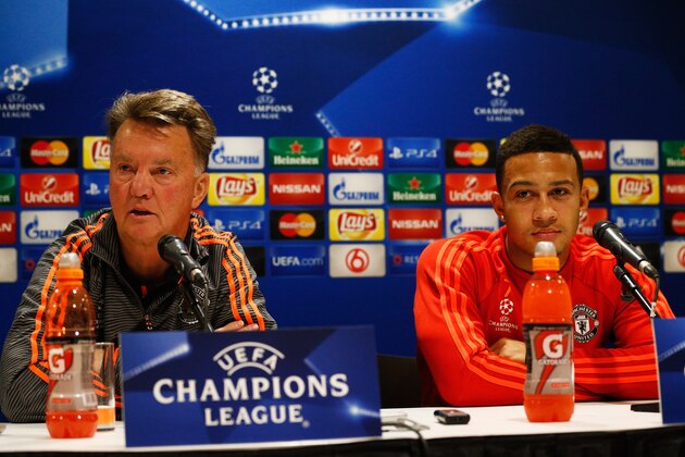 EINDHOVEN, NETHERLANDS - SEPTEMBER 14:  Manchester United Head Coach / Manager, Louis van Gaal and Memphis Depay speak to the media during the Manchester United press conference held at the Philips Stadion on September 14, 2015 in Eindhoven, Netherlands.  PSV will paly Manchester United in their Group B match on 15th of September in Eindhoven.  (Photo by Dean Mouhtaropoulos/Getty Images)