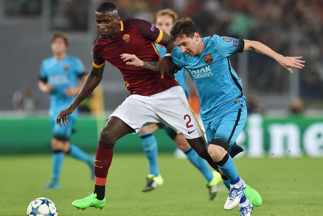 ROME, ITALY - SEPTEMBER 16:  Antonio Rudiger of AS Roma and Lionel Messi of FC Barcelona in action during the UEFA Champions League Group E match between AS Roma and FC Barcelona, at Olimpico Stadium on September 16, 2015 in Rome, Italy.  (Photo by Giuseppe Bellini/Getty Images)