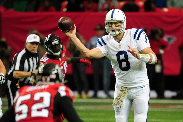 ATLANTA, GA - NOVEMBER 22:  Matt Hasselbeck #8 of the Indianapolis Colts throws a pass during the first half against the Atlanta Falcons at the Georgia Dome on November 22, 2015 in Atlanta, Georgia.  (Photo by Scott Cunningham/Getty Images)
