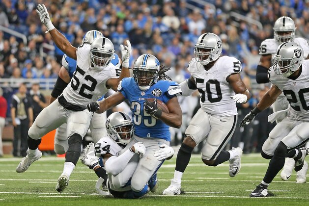 DETROIT MI - NOVEMBER 22: Joique Bell #35 of the Detroit Lions runs for a first down later in the fourth quarter of the game against the Oakland Raiders on November 22, 2015 at Ford Field in Detroit, Michigan. The Lions defeated the Raiders 18-13. (Photo by Leon Halip/Getty Images)