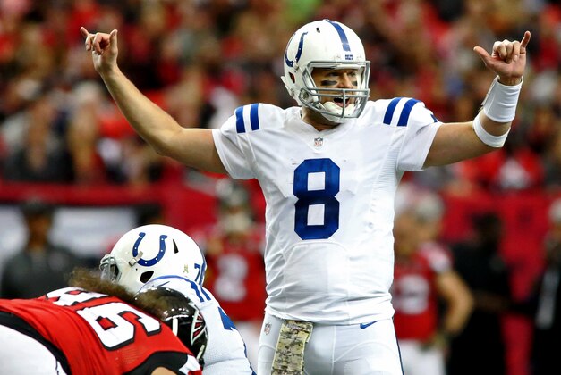 Nov 22, 2015; Atlanta, GA, USA; Indianapolis Colts quarterback Matt Hasselbeck (8) calls a play at the line of scrimmage in the fourth quarter of their game against the Atlanta Falcons at the Georgia Dome. The Colts won 24-21. Mandatory Credit: Jason Getz-USA TODAY Sports